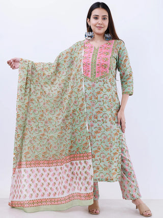 Roz Parineeta Set Of Kurta Pants Dupatta