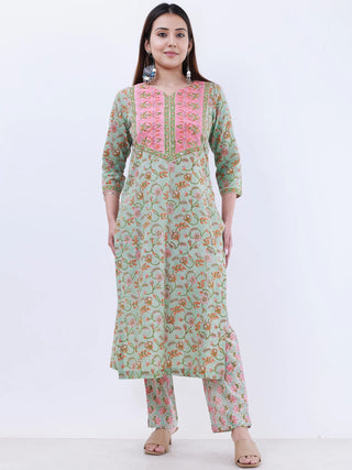 Roz Parineeta Set Of Kurta Pants Dupatta