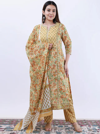 Roz Albeli Set Of Kurta Pants Dupatta