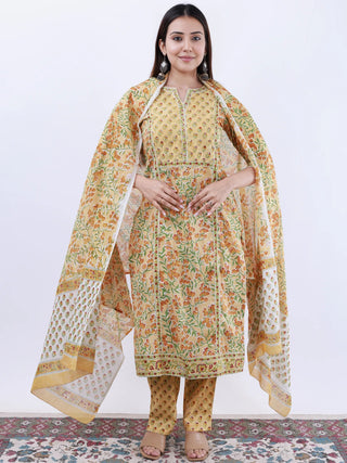 Roz Albeli Set Of Kurta Pants Dupatta