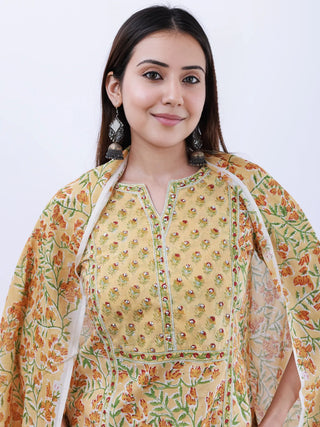 Roz Albeli Set Of Kurta Pants Dupatta