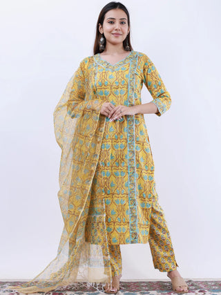Roz Aastha Set Of Kurta Pants Kota Doria Dupatta
