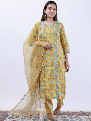 Roz Aastha Set Of Kurta Pants Kota Doria Dupatta