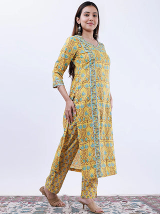 Roz Aastha Set Of Kurta Pants Kota Doria Dupatta