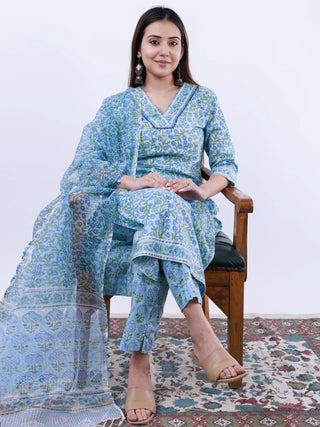 Roz Nisha Set Of Kurta Pants Kota Doria Dupatta