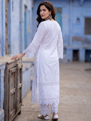 Safed Saima Set Of Kurta Pants & Dupatta