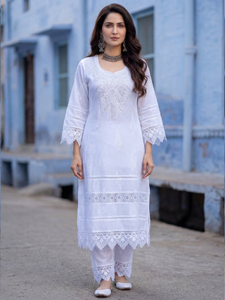 Safed Saima Set Of Kurta Pants & Dupatta