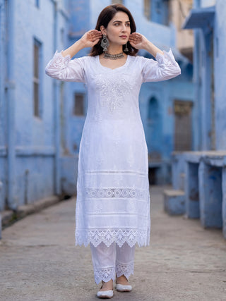 Safed Saima Set Of Kurta Pants & Dupatta