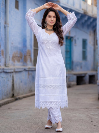 Safed Saima Set Of Kurta Pants & Dupatta