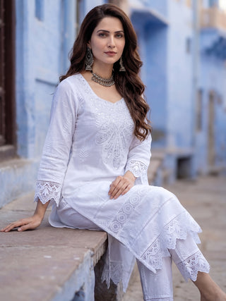 Safed Saima Set Of Kurta Pants & Dupatta