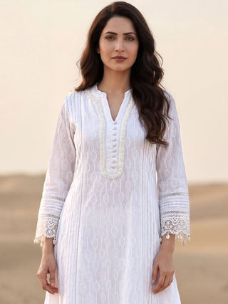 Safed Rukshar Set Of A Line Kurta Pants & Dupatta