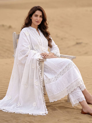 Safed Rukshar Set Of A Line Kurta Pants & Dupatta