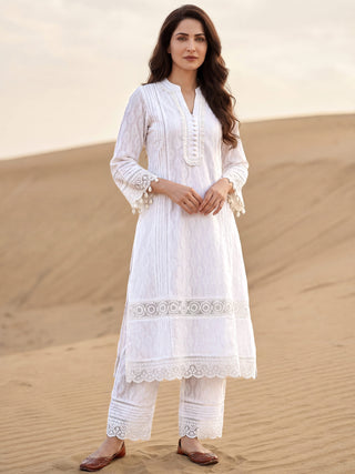 Safed Rukshar Set Of A Line Kurta Pants & Dupatta