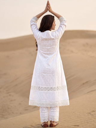 Safed Rukshar Set Of A Line Kurta Pants & Dupatta