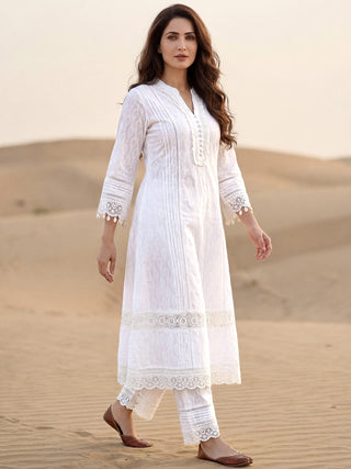 Safed Rukshar Set Of A Line Kurta Pants & Dupatta