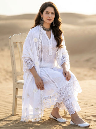 Safed Diya Set Of Kurta Pants Dupatta