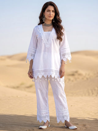 Safed Manal Set Of Short Kurta Pants Dupatta
