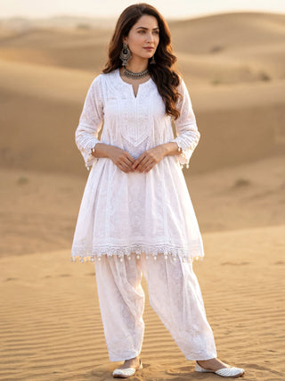 Safed Mehreen Farshi Set Of Kurta Salwar & Dupatta