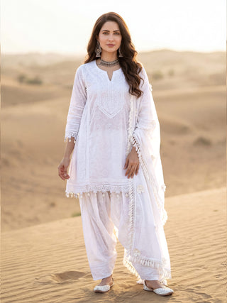 Safed Mehreen Farshi Set Of Kurta Salwar & Dupatta