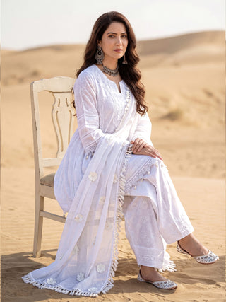 Safed Mehreen Farshi Set Of Kurta Salwar & Dupatta