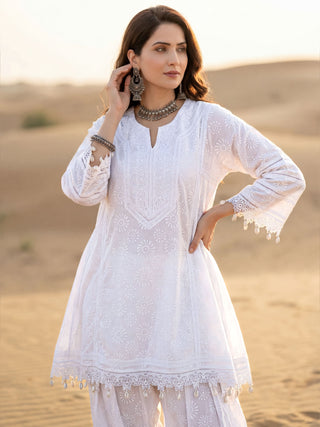 Safed Roheen Farshi Set Of Kurta & Salwar