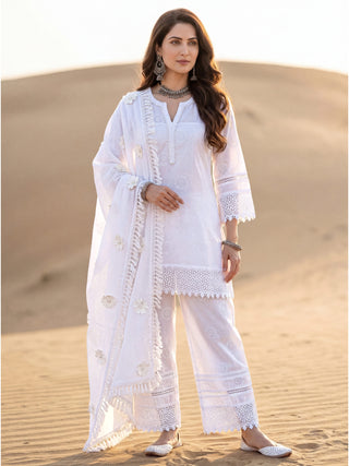 Safed Nazmin Set Of Short Kurta Pants & Dupatta