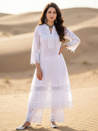 Safed Fiza Set Of A Line Kurta & Pants