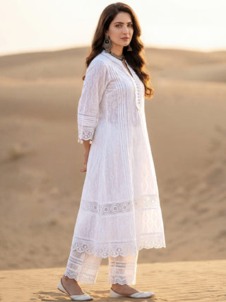 Safed Fiza Set Of A Line Kurta & Pants