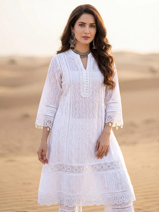 Safed Fiza Set Of A Line Kurta & Pants