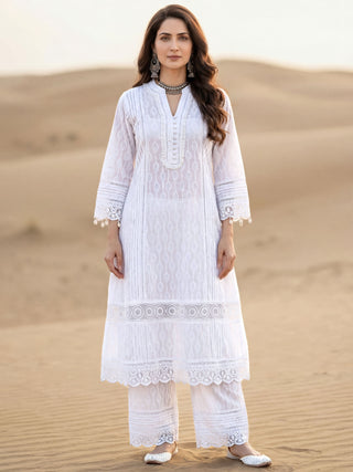 Safed Fiza Set Of A Line Kurta & Pants