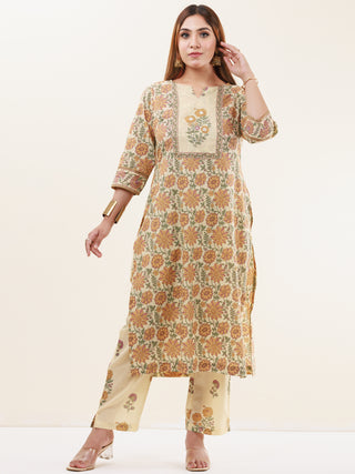 Umang Tarana Set Of Kurta Pants Dupatta