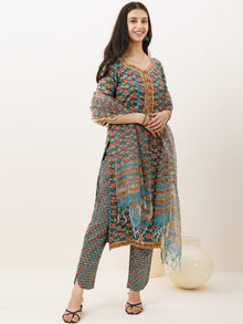 Rozana Parizaad Set Of Kurta Pants Kota Doria Dupatta