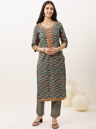 Rozana Parizaad Kurta