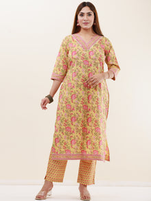 Umang Jiva Set Of Kurta Pants Dupatta