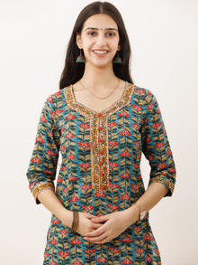 Rozana Parizaad Set Of Kurta Pants Kota Doria Dupatta