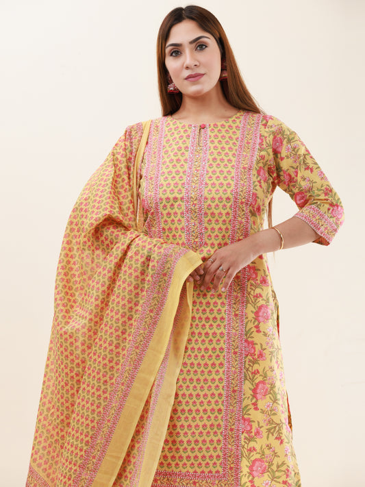 Umang Samah Set Of Kurta Pants Dupatta