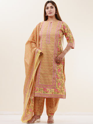 Umang Samah Set Of Kurta Pants Dupatta