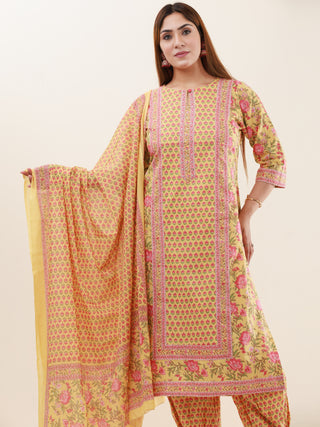 Umang Samah Set Of Kurta Pants Dupatta