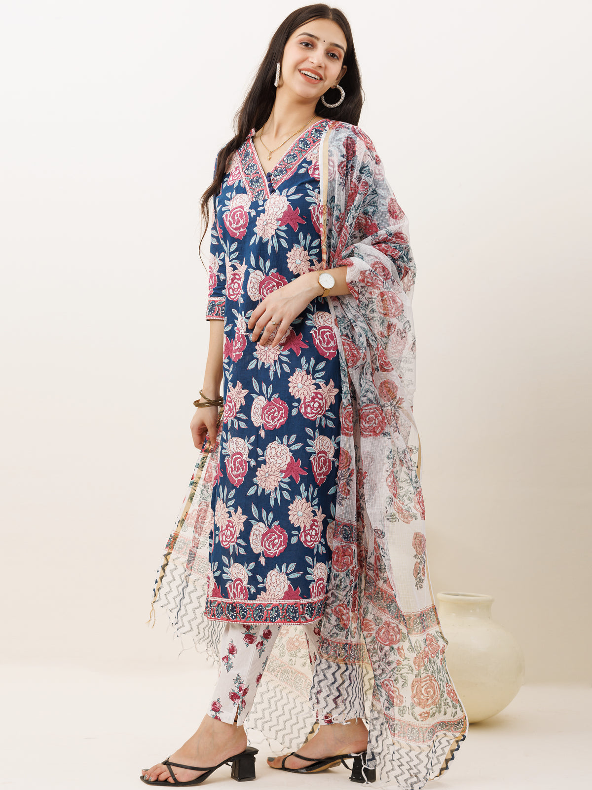 Rozana Nazmil Set Of Kurta Pants Kota Doria Dupatta