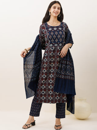 Ajrakh Fida Set Of Kurta Pants Dupatta