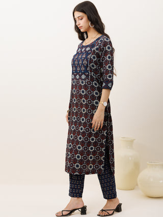 Ajrakh Fida Set Of Kurta Pants Dupatta