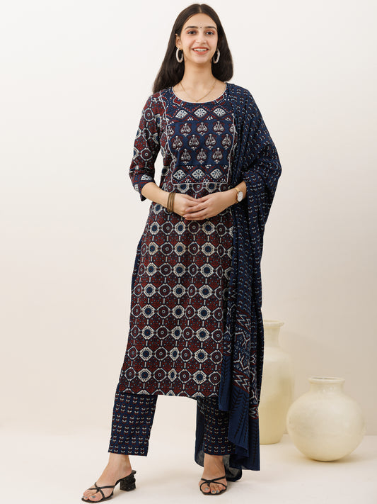 Ajrakh Fida Set Of Kurta Pants Dupatta