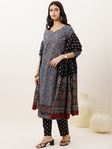 Ajrakh Rutba Set Of Kurta Pants Dupatta