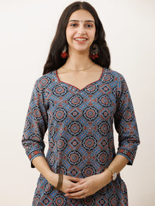 Ajrakh Rutba Set Of Kurta Pants Dupatta