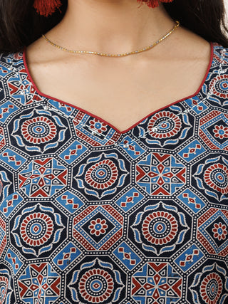 Ajrakh Rutba Set Of Kurta Pants Dupatta