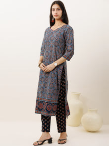 Ajrakh Rutba Set Of Kurta Pants Dupatta