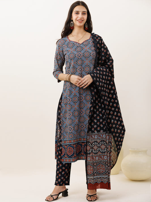 Ajrakh Rutba Set Of Kurta Pants Dupatta