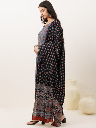 Ajrakh Rutba Set Of Kurta Pants Dupatta