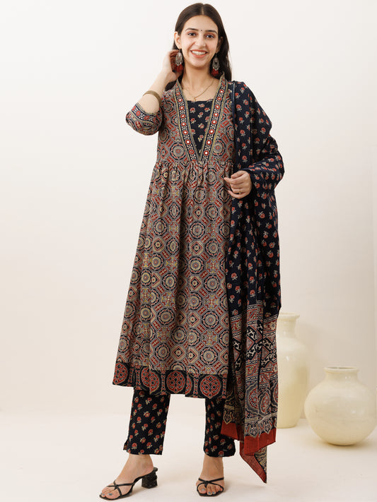 Ajrakh Tabasum Set Of Kurta Pants Dupatta