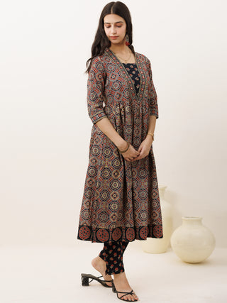 Ajrakh Tabasum Set Of Kurta Pants Dupatta